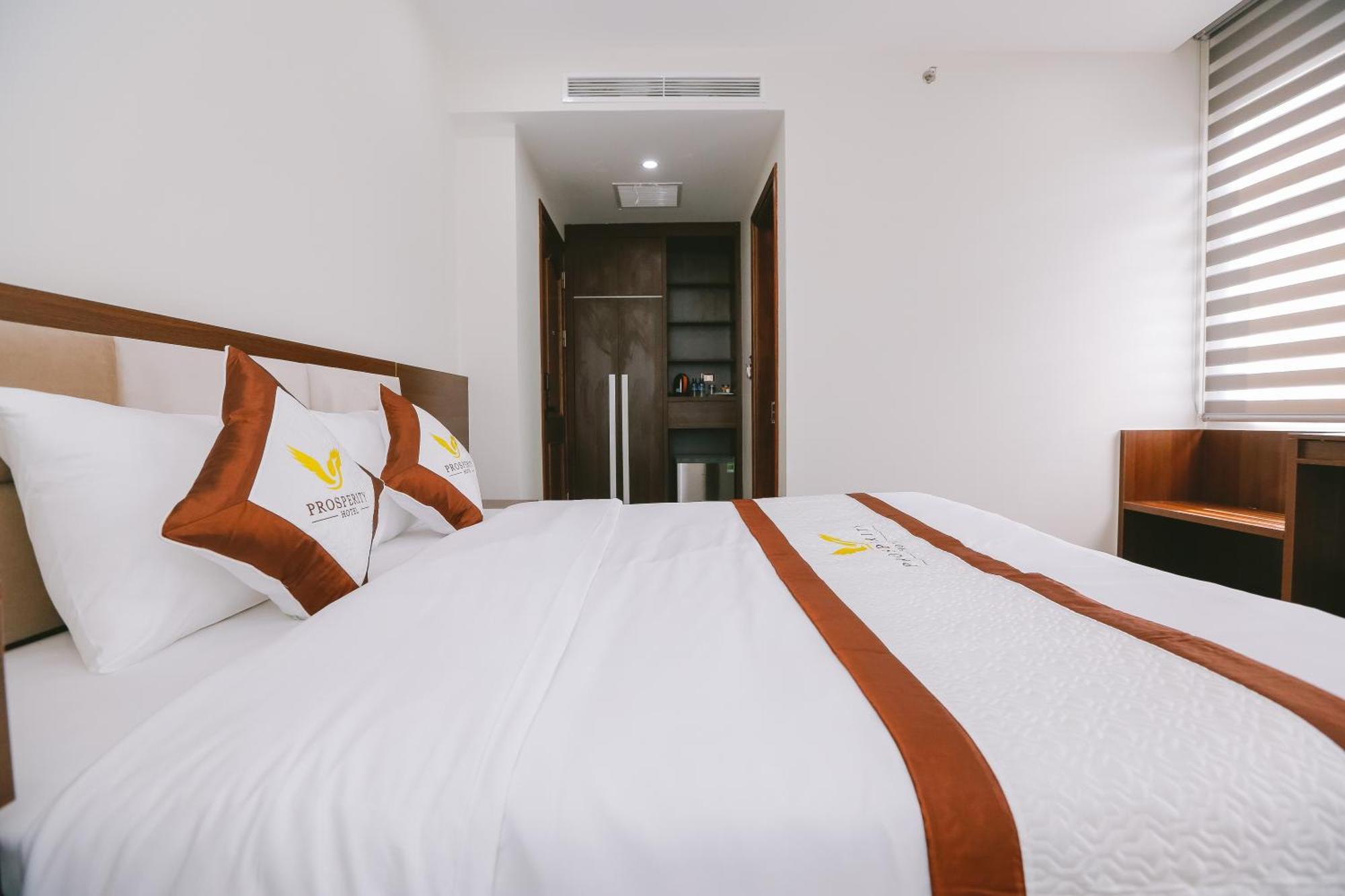 Prosperity Boutique Halong Hotel & Restaurent Ha Long Exterior photo