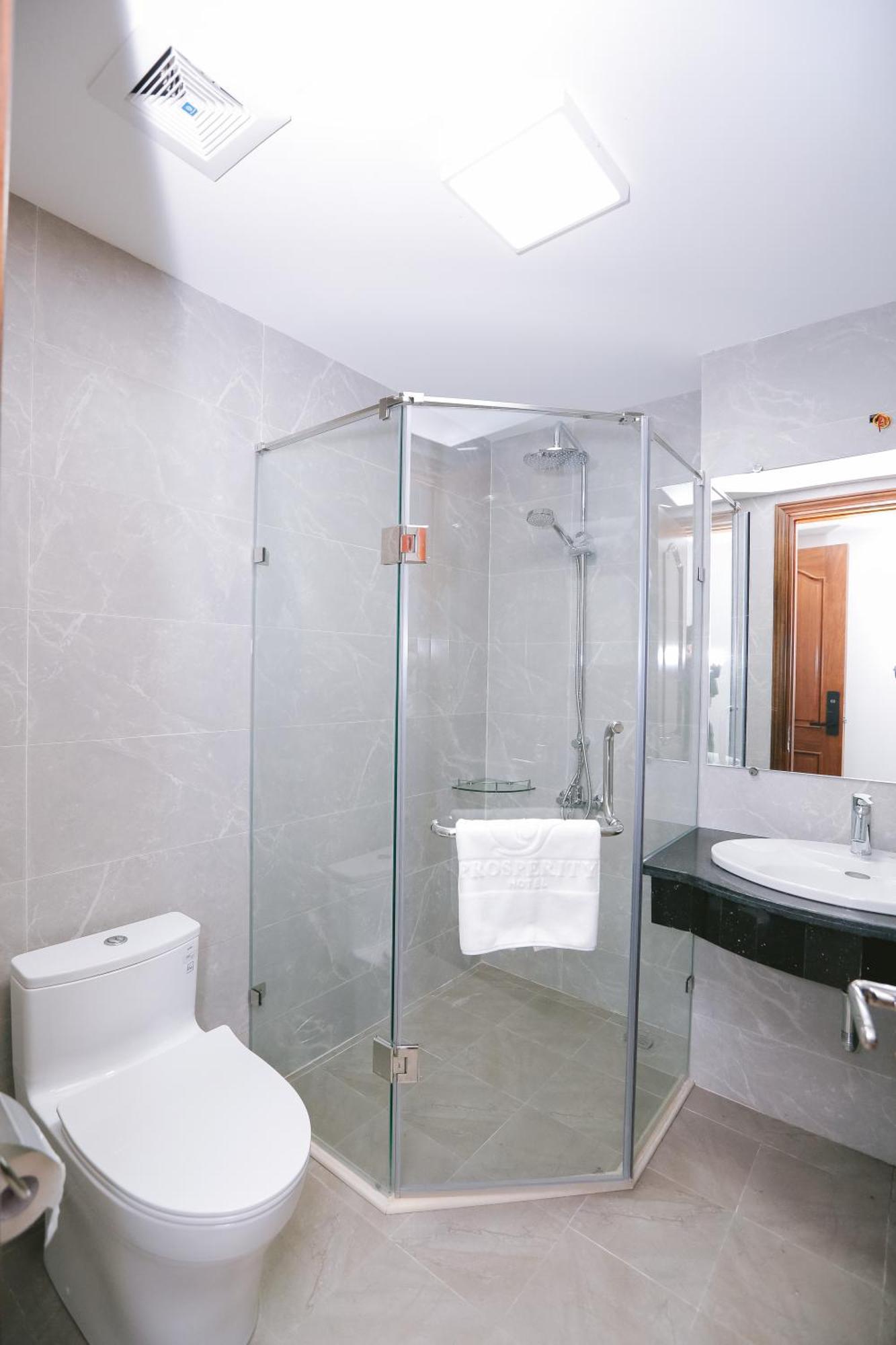 Prosperity Boutique Halong Hotel & Restaurent Ha Long Exterior photo